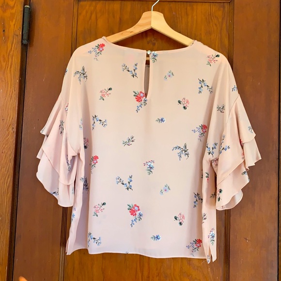 Blush Floral Blouse - Picture 2 of 3